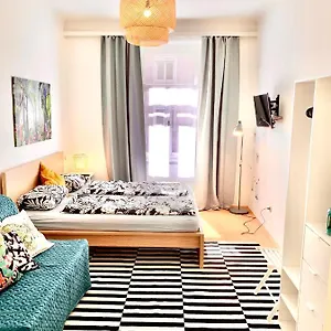 https://charming-contactless-apartment-by-nahuen-suites.graz-austria-hotels.com