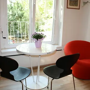 https://go-charming-studio-apartment.vienna-besthotels.com
